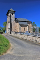 Fototapeta na wymiar Eglise Saint-Pierre de Neuville.(Corrèze)