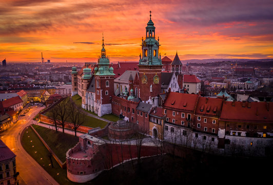 Wawel castle at dawn, Cracow, Poland