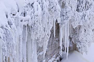 Winter landscape of the frosted and iced shoreline of the Tahquamenon River, Tahquamenon Falls State Park, Michigan's Upper Peninsula, USA