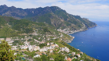 Amalfiküste, Amalfitana im Golf von Neapel
