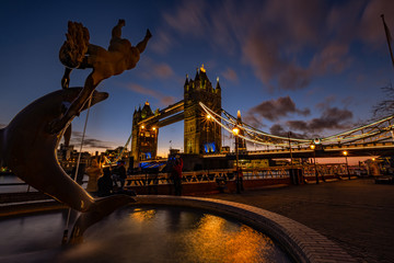 Obraz premium Tower Bridge am Abend