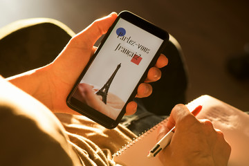 text do you speak French in a smartphone