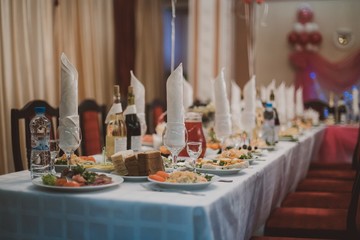 table setting in restaurant