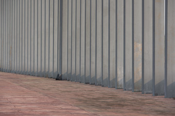 Close-up of the steel bar rail wall structure