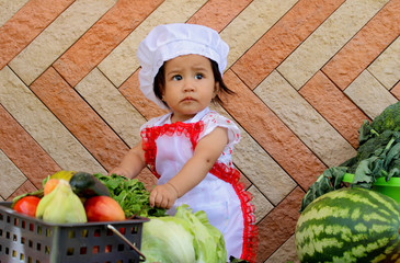 bebe con verduras