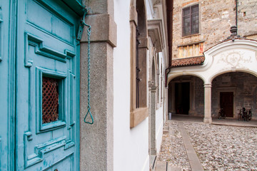 Fototapeta premium Ancient doorbell in the old Italian city