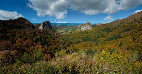Fototapeta premium Landschaft in der Auvergne in Frankreich