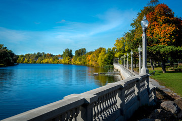 Walk along the Yamaska river in Saint-Hyacinthe in fall