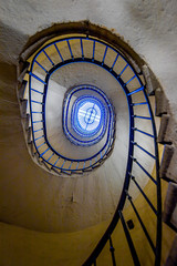 Escalier à puits central dans un immeuble du Vieux Lyon
