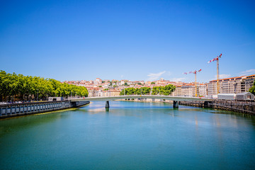 Vue sur Lyon et la Croix Rousse depuis la Passerelle du Palais de Justice