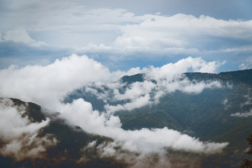Fototapeta na wymiar Romance of Clouds With The Mountains 