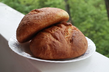 loaf of bread on a plate