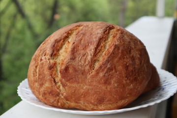 loaf of bread on the plate