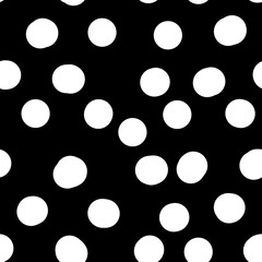 Patten dessiné à la main simple et harmonieux en noir et blanc de points, de taches, de traits de pinceau secs, d& 39 abstraction, de ressort d& 39 alternance, de cercles. Style scandinave, design pour papier peint, tissu, textile.