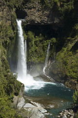 Parque nacional Radal Siete Tazas Curicó sur De Chile cascadas bosque nativo naturaleza río aguas claras bosque virgen
