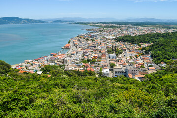 Fototapeta na wymiar Laguna - SC. Laguna city view from the Gloria lookout - Santa Catarina - Brazil