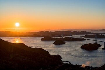 Fototapeta premium 亀老山展望公園より来島海峡夕景