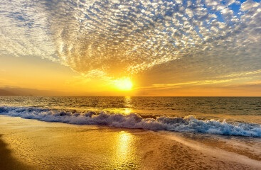 Fototapeta na wymiar Sunset Ocean Golden Brilliant Color