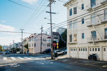 Fototapeta na wymiar Typical houses and hills in Marina neighbourhood, San Francisco, California