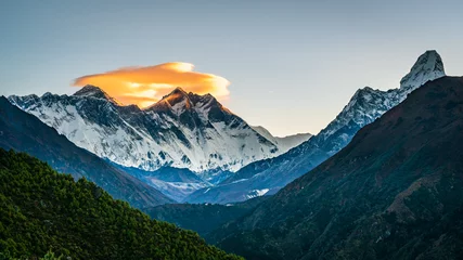Foto auf Acrylglas Ama Dablam Panoramablick auf die Gipfel Mt. Everest, Lhotse und Ama Dablam vom Aussichtspunkt Namche. Panorama der höchsten Berge Nepals während der Everest Base Camp Wanderung.