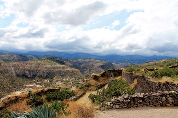 Paisaje de sierra peruana. Locación Ayacucho, Perú.