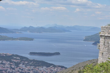 Fototapeta na wymiar アドリア海の真珠ークロアチア必見の観光スポット　ドブロブニク 