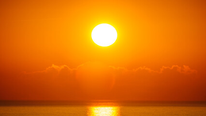 Fototapeta na wymiar Sunrise over sea. Morning seascape.