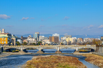 Fototapeta premium 京都の鴨川