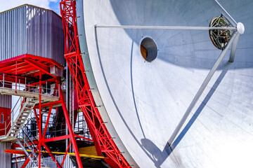 satellite earth station