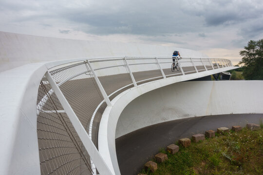 Fahrradbr&uuml;cke. Cycle bridge