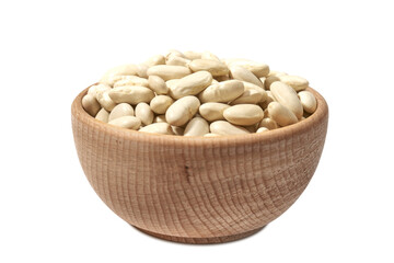 Biała fasola w drewnianej misce, wyizolowane białe tło © piotrszczepanek