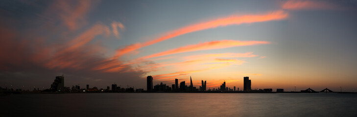 Fototapeta na wymiar Bahrain skyline durning sunset
