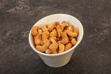 Cashew heap in the bowl