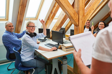 Gruppe Mitarbeiter im Start-Up Coworking Büro