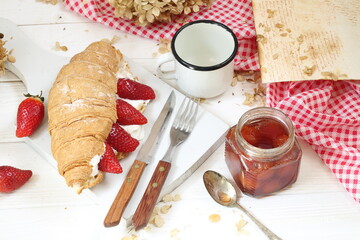 sandwich with strawberries and curd cheese
