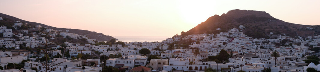 Fototapeta premium Panoramique Coucher de soleil Patmos Grèce