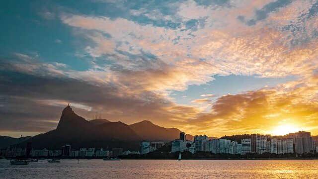 SUNSET URCA