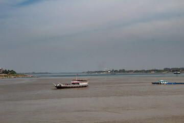 F&auml;hre in Phnom Pen 