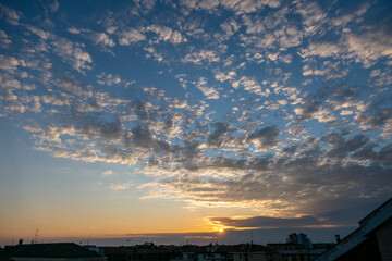 Tramonto sui tetti di San Siro (Milano)