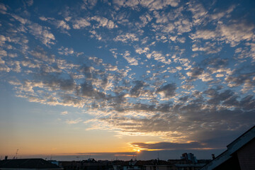 Tramonto sui tetti di San Siro (Milano)