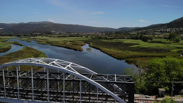 Lowering to the Eiffel bridge in the north of Portugal