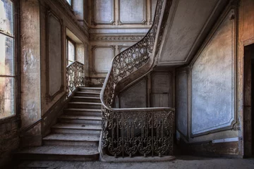 Foto auf Acrylglas Alte verlassene Gebäude alte Holztreppe