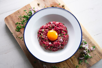 Steak tartar with egg