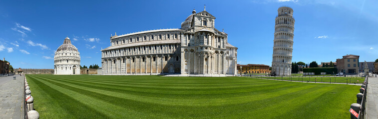 Obraz premium Field of Miracles and Leaning Tower, Pisa. Panoramic view without tourists on a sunny day