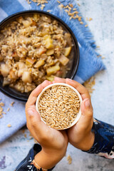 Whole ripe oats seeds cereal.