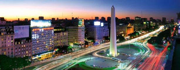 Fotobehang Aerial view of Buenos Aires, at Twilight, along 9 of July Avenue.  © Bernardo Galmarini