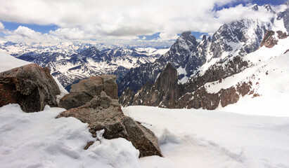 Fototapeta na wymiar Veduta dalla cima del Monte Bianco. Italia