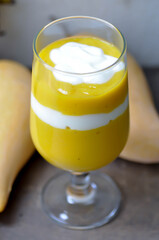 mango juice or mango smoothies with yogurt