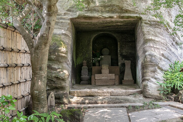Fototapeta premium Cave on the Premises of the Old Engakuji Zen Temple in Kamakura, Japan