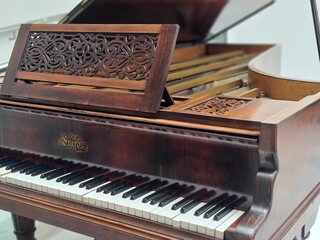 Fototapeta na wymiar old piano keys